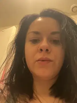 Snapshot of Luccreccia_ chatting on March 2026 09:09:02 AM Luccreccia online show from March 2026 09:09:02 AM