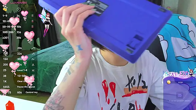 Snapshot of folinskayyya chatting on April 2026 03:48:01 AM folinskayyya online show from April 2026 03:48:01 AM