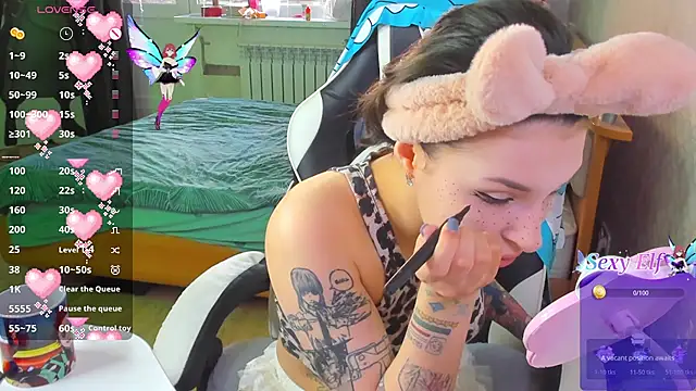 Snapshot of folinskayyya chatting on April 2026 03:49:02 AM folinskayyya online show from April 2026 03:49:02 AM