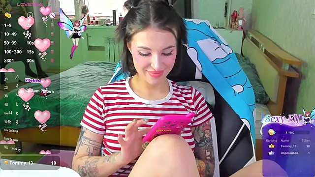 Snapshot of folinskayyya chatting on April 2026 06:42:02 AM folinskayyya online show from April 2026 06:42:02 AM