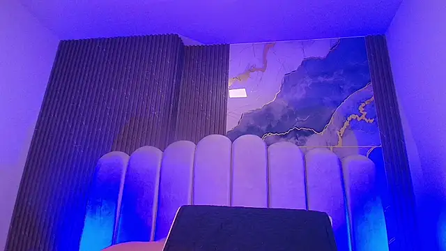 hot dione online show from January 2026 07:17:02 PM