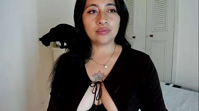 Snapshot of LisaHadwin chatting on April 2026 11:38:01 PM LisaHadwin online show from April 2026 11:38:01 PM