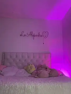 alee lenoxx online show from March 2025 05:08:02 AM