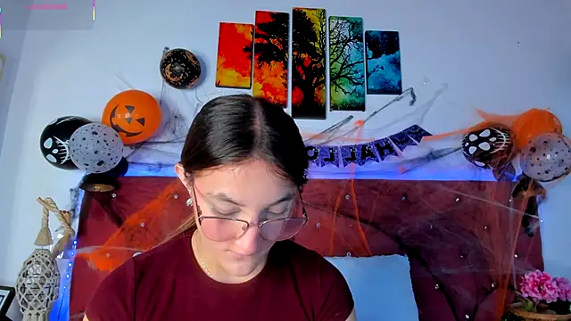 Snapshot of Ruth_harvey_ chatting on October 2025 01:10:02 PM Ruth harvey online show from October 2025 01:10:02 PM