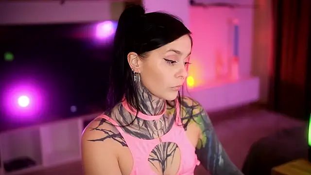 Snapshot of AcidPie chatting on October 2025 06:42:02 PM AcidPie online show from October 2025 06:42:02 PM