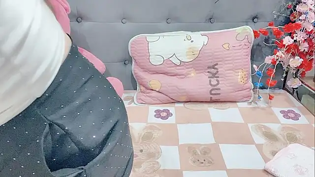 Snapshot of Funikio chatting on November 2025 01:33:02 AM Funikio online show from November 2025 01:33:02 AM