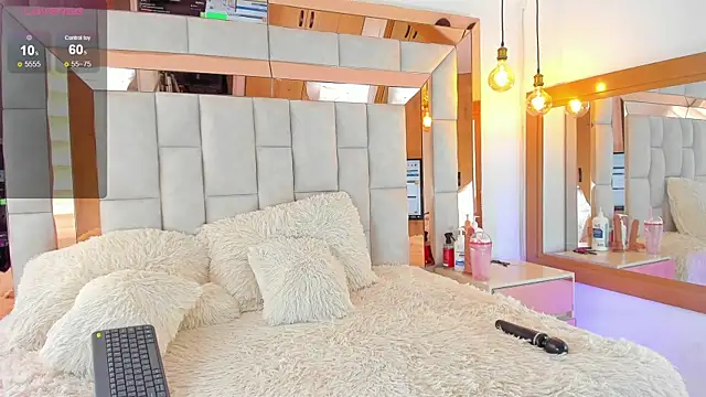 Snapshot of Salomethompson- chatting on December 2024 06:13:01 PM Salomethompson- online show from December 2024 06:13:01 PM