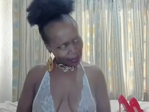 Snapshot of AfricanSquirtingQueen chatting on September 2025 01:43:02 PM AfricanSquirtingQueen online show from September 2025 01:43:02 PM