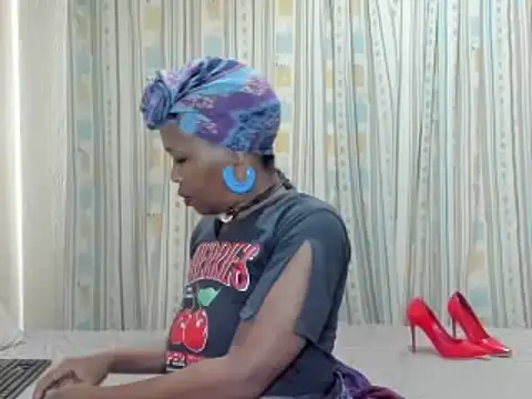 Snapshot of AfricanSquirtingQueen chatting on November 2025 05:31:01 AM AfricanSquirtingQueen online show from November 2025 05:31:01 AM