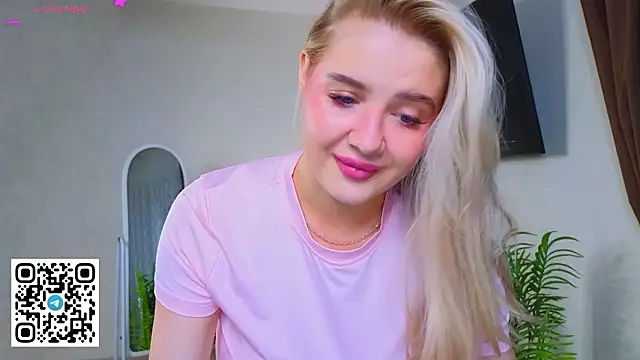 Snapshot of oliviabr0wn0 chatting on March 2026 02:15:02 AM oliviabr0wn0 online show from March 2026 02:15:02 AM