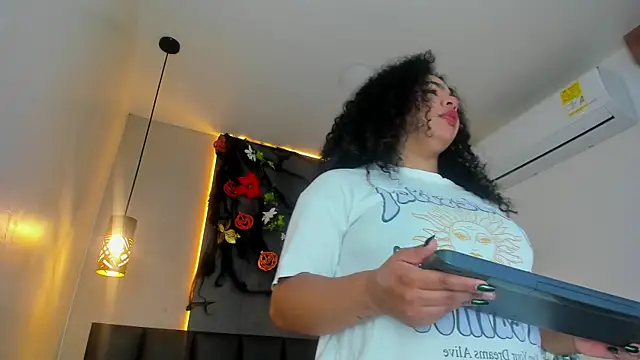 memphiswilliam online show from November 2025 02:57:01 AM