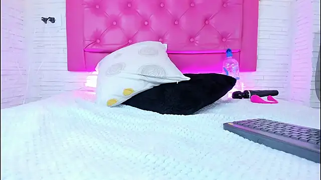 mia 099 online show from January 2025 10:19:01 PM