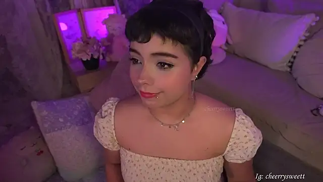 Snapshot of Cheerrysweett chatting on April 2026 11:33:02 PM Cheerrysweett online show from April 2026 11:33:02 PM