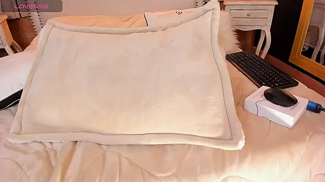 cami cruzz online show from March 2025 11:03:02 PM