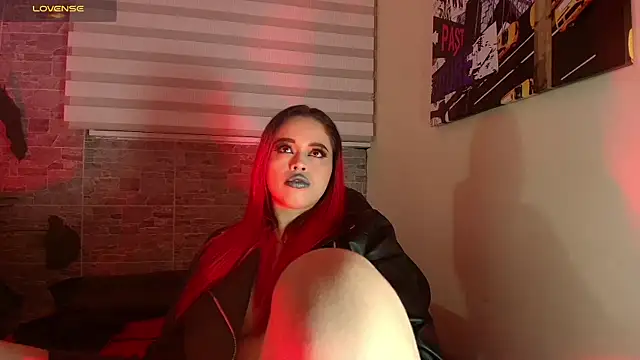 EvaaFoxxy1 online show from September 2025 12:32:02 PM