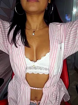 Snapshot of moreninhasilva chatting on April 2026 07:45:01 AM moreninhasilva online show from April 2026 07:45:01 AM