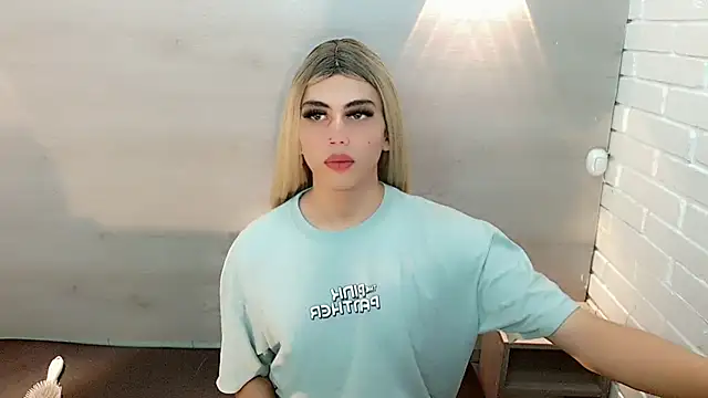 Daniela Pink  online show from March 2025 07:23:01 PM