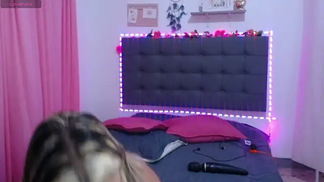 LenaDIaz online show from October 2025 10:21:01 PM