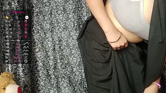 Snapshot of shuhana_ chatting on December 2024 03:18:02 AM shuhana online show from December 2024 03:18:02 AM