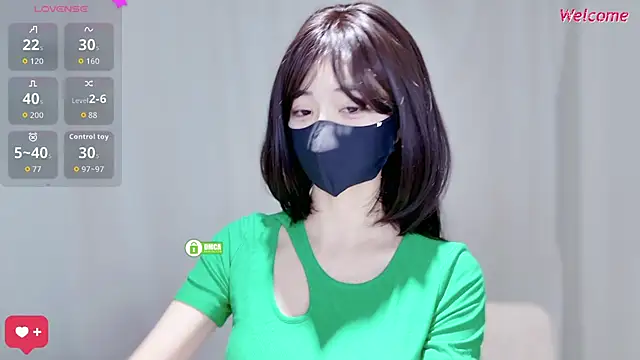 Snapshot of Duduludululu chatting on April 2026 06:18:02 AM Duduludululu online show from April 2026 06:18:02 AM