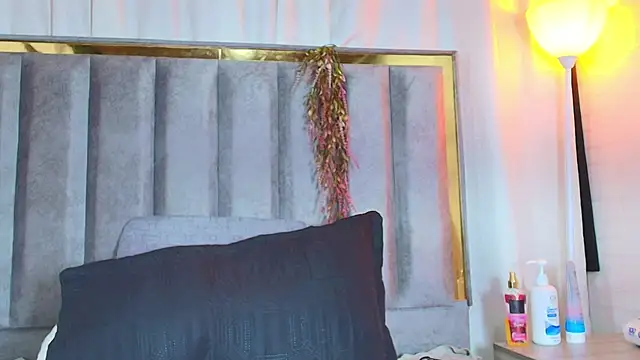 Snapshot of Zoe_Curvy chatting on February 2026 01:26:01 PM Zoe Curvy online show from February 2026 01:26:01 PM