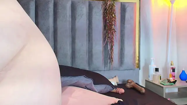 Snapshot of Zoe_Curvy chatting on February 2026 12:51:02 AM Zoe Curvy online show from February 2026 12:51:02 AM