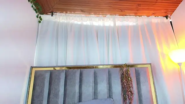 Snapshot of Zoe_Curvy chatting on February 2026 12:34:01 PM Zoe Curvy online show from February 2026 12:34:01 PM