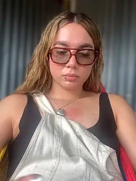 Snapshot of Jules_Anderson chatting on April 2026 04:26:01 PM Jules Anderson online show from April 2026 04:26:01 PM