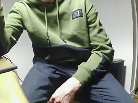 Snapshot of L0cKyseven77 chatting on January 2025 08:42:01 AM L0cKyseven77 online show from January 2025 08:42:01 AM