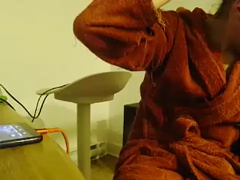 Snapshot of L0cKyseven77 chatting on January 2025 04:37:02 AM L0cKyseven77 online show from January 2025 04:37:02 AM