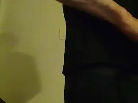 Snapshot of L0cKyseven77 chatting on February 2025 12:49:01 AM L0cKyseven77 online show from February 2025 12:49:01 AM