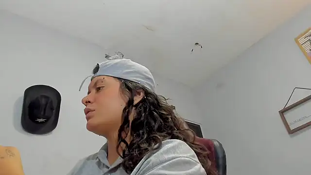 snowflake xxx online show from September 2025 03:55:02 AM