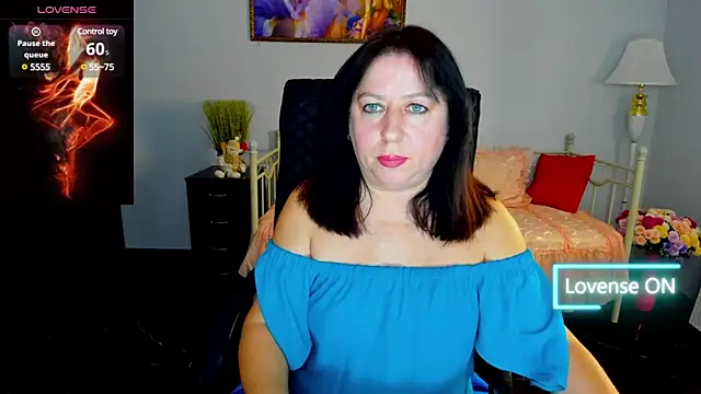 Julia Dean online show from January 2025 01:03:01 PM