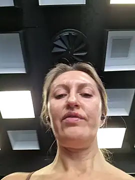 Snapshot of Miss____Mia_ chatting on January 2025 11:17:01 AM Miss Mia online show from January 2025 11:17:01 AM