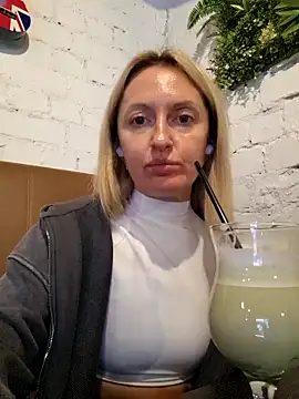 Snapshot of Miss____Mia_ chatting on October 2025 09:27:01 AM Miss Mia online show from October 2025 09:27:01 AM