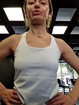 Snapshot of Miss____Mia_ chatting on November 2025 11:27:01 AM Miss Mia online show from November 2025 11:27:01 AM