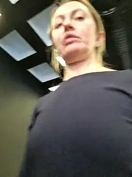 Snapshot of Miss____Mia_ chatting on November 2025 10:59:01 AM Miss Mia online show from November 2025 10:59:01 AM