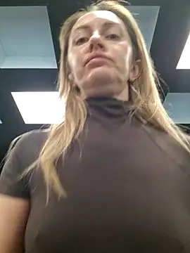 Miss    Mia  online show from March 2026 09:36:02 AM