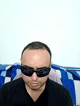 Snapshot of ElSunEagle chatting on March 2026 12:39:01 AM ElSunEagle online show from March 2026 12:39:01 AM