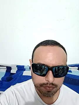 Snapshot of ElSunEagle chatting on March 2026 02:16:01 AM ElSunEagle online show from March 2026 02:16:01 AM