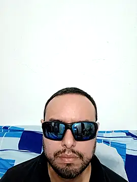 Snapshot of ElSunEagle chatting on March 2026 02:00:02 AM ElSunEagle online show from March 2026 02:00:02 AM