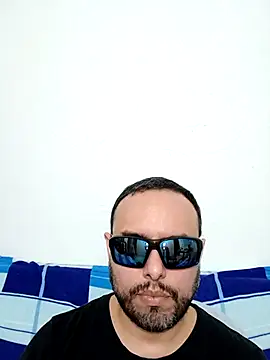 Snapshot of ElSunEagle chatting on April 2026 01:58:02 AM ElSunEagle online show from April 2026 01:58:02 AM