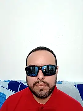 Snapshot of ElSunEagle chatting on April 2026 02:20:01 AM ElSunEagle online show from April 2026 02:20:01 AM