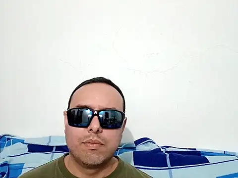 Snapshot of ElSunEagle chatting on April 2026 02:28:02 AM ElSunEagle online show from April 2026 02:28:02 AM