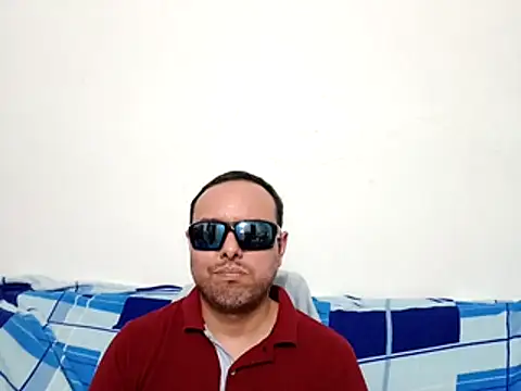 Snapshot of ElSunEagle chatting on April 2026 02:07:01 AM ElSunEagle online show from April 2026 02:07:01 AM