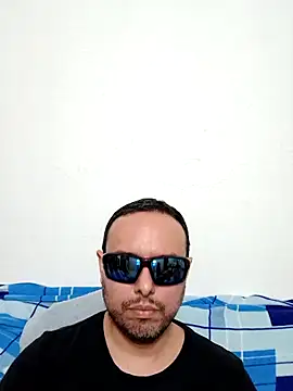 Snapshot of ElSunEagle chatting on April 2026 02:26:02 AM ElSunEagle online show from April 2026 02:26:02 AM