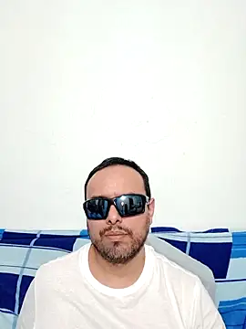 Snapshot of ElSunEagle chatting on April 2026 02:46:02 AM ElSunEagle online show from April 2026 02:46:02 AM