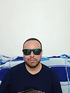 Snapshot of ElSunEagle chatting on June 2026 02:21:01 AM ElSunEagle online show from June 2026 02:21:01 AM