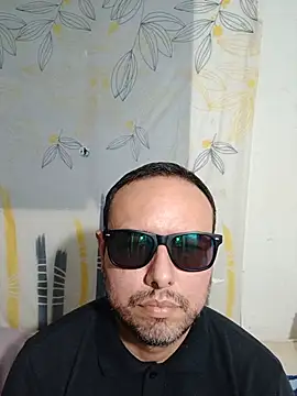 Snapshot of ElSunEagle chatting on July 2026 02:14:01 AM ElSunEagle online show from July 2026 02:14:01 AM