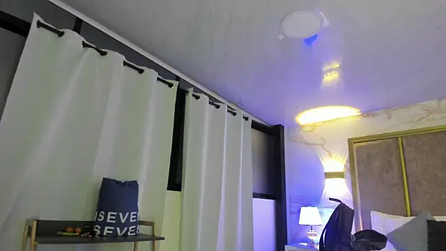 Snapshot of GiselOrtiz chatting on April 2026 08:42:01 AM GiselOrtiz online show from April 2026 08:42:01 AM